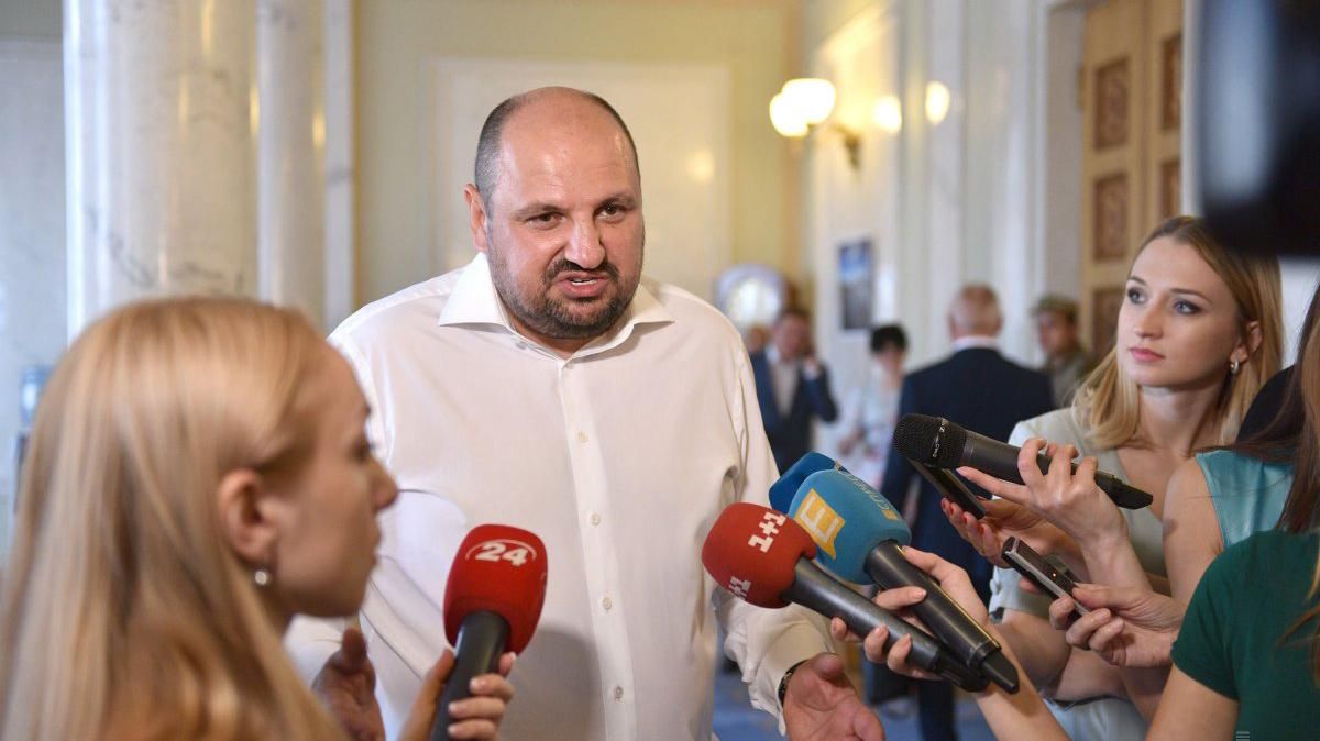 Месть и давление: как нардепы отреагировали на возможное снятие с них депутатской неприкосновенности Месть и давление: как нардепы отреагировали на возможное снятие с них депутатской неприкосновенности