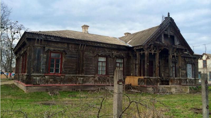 Унікальний старовинний будинок руйнується на Черкащині Унікальний старовинний будинок руйнується на Черкащині
