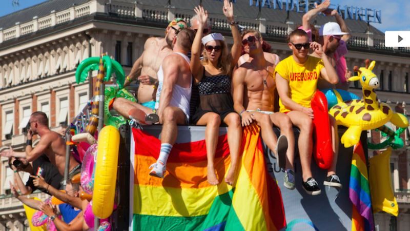 Кремль закликав російських туристів зробити щеплення через гей-паради в Європі Кремль закликав російських туристів зробити щеплення через гей-паради в Європі