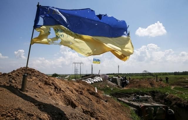 В АТО напружена ситуація: серед українських бійців і цивільних є поранені