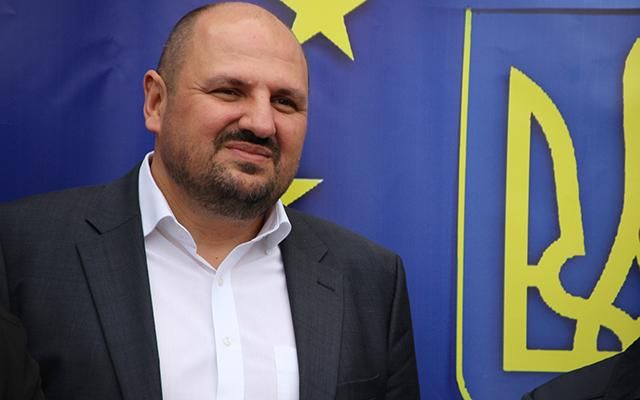 Розенблат зізнався, чому взявся за легалізацію видобутку бурштину Розенблат зізнався, чому взявся за легалізацію видобутку бурштину