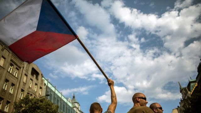 Президент Чехії неоднозначно виступає за референдум про вихід країни з ЄС Президент Чехії неоднозначно виступає за референдум про вихід країни з ЄС