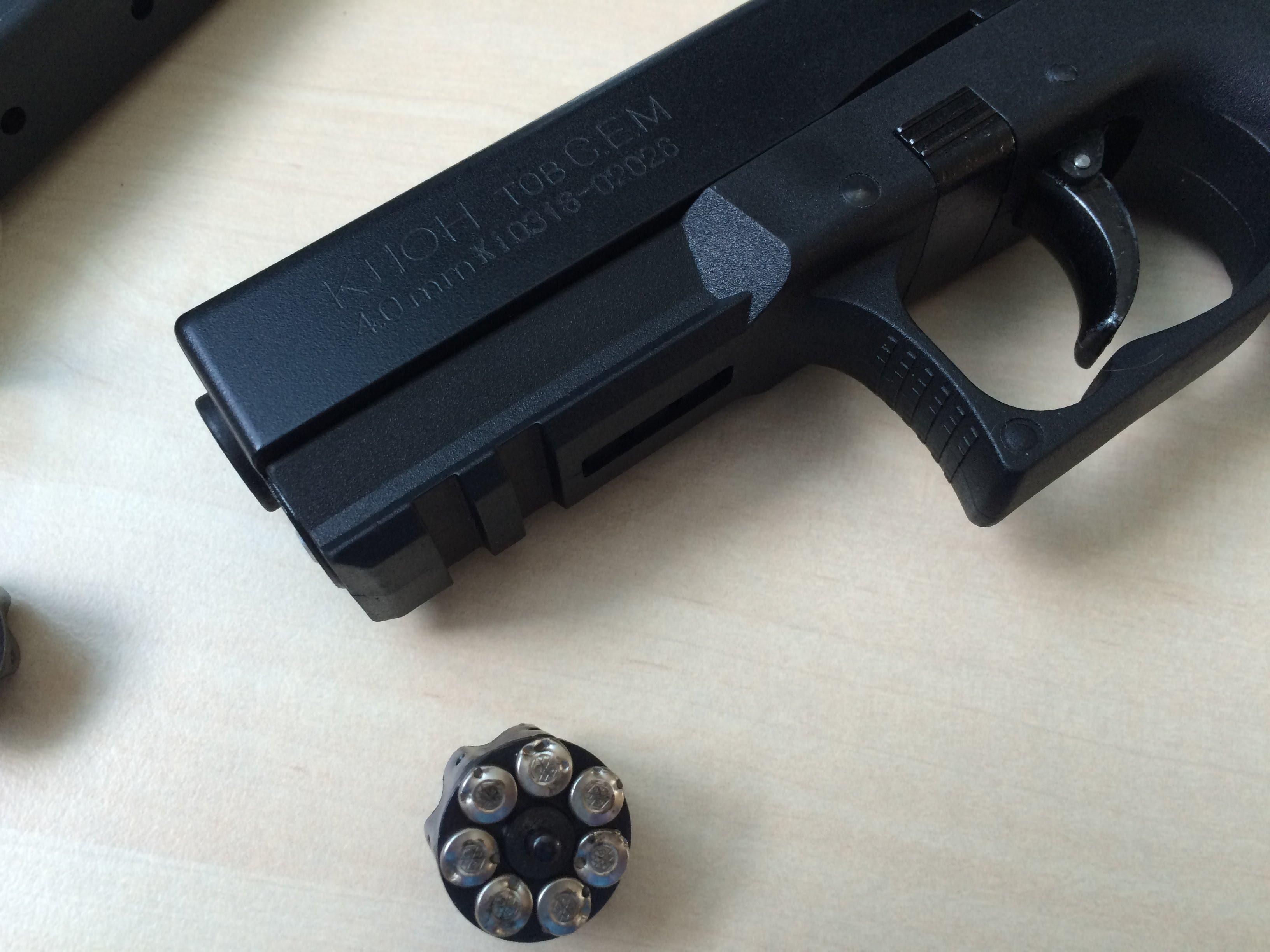 Разоблачили военного, который переправлял оружие с АТО на Киевщину Разоблачили военного, который переправлял оружие с АТО на Киевщину