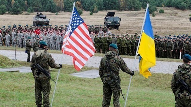 Конгресс США планирует оказать военную помощь Украине для противостояния с Россией Конгресс США планирует оказать военную помощь Украине для противостояния с Россией