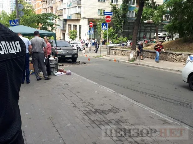 У Києві вибухнув джип