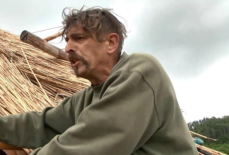 Энтузиаст-поляк помогает украинцам восстанавливать старинный казацкий хутор Энтузиаст-поляк помогает украинцам восстанавливать старинный казацкий хутор