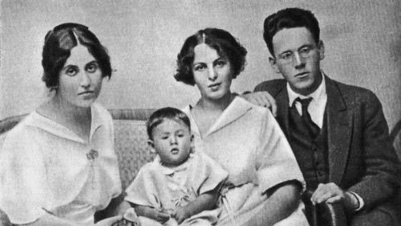 Українська родина, що об'єднала видатних ювелірів, поетів та пластичних хірургів Українська родина, що об'єднала видатних ювелірів, поетів та пластичних хірургів