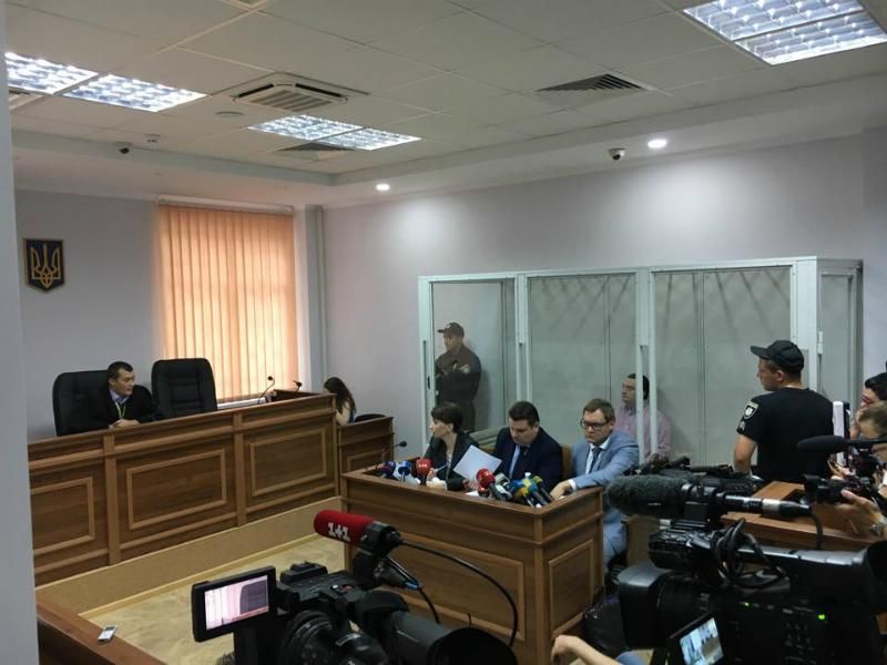 Суд обирає запобіжний захід Ігорю Гужві: застава на суму понад 3 мільйони гривень Суд обирає запобіжний захід Ігорю Гужві: застава на суму понад 3 мільйони гривень