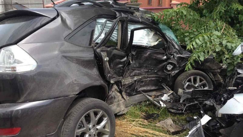Син колишнього впливового поліцейського на  Lexus потрапив у серйозну аварію 