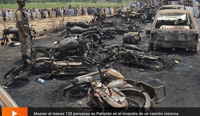 Моторошна пожежа з бензовозом у Пакистані: кількість жертв значно зросла