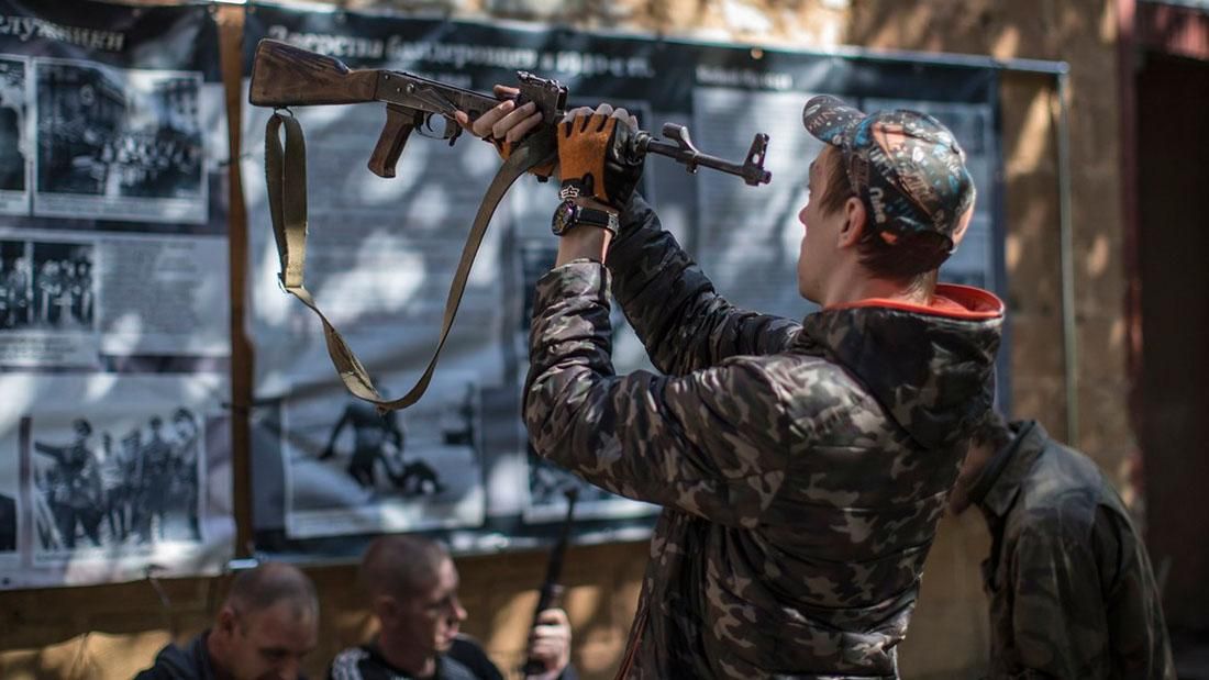 У розвідці повідомили про безчинства російських військових на Донбасі У розвідці повідомили про безчинства російських військових на Донбасі