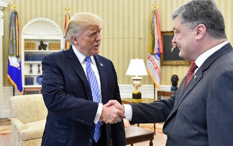 Не радив, а запитував, – Порошенко про зустріч з Трампом