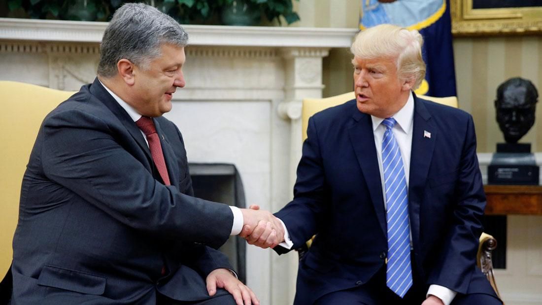 Порошенко передав Трампу докази присутності російських військ на Донбасі Порошенко передав Трампу докази присутності російських військ на Донбасі