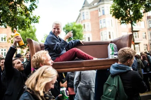 CouchSurfing CouchSurfing