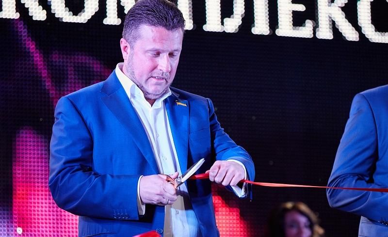 В Умані відкрили найбільший в центральній Україні світломузичний фонтан В Умані відкрили найбільший в центральній Україні світломузичний фонтан