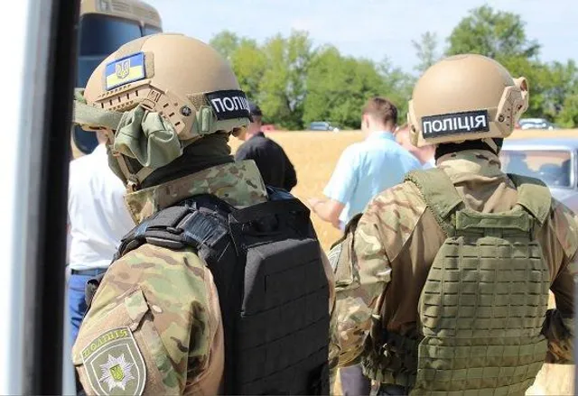 Поліція затримала 31 особу, які намагались захопити ферму на Кіровоградщині