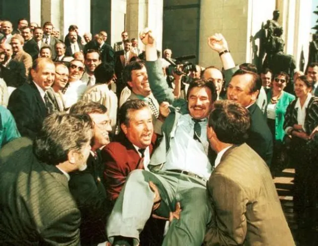 Михайло Сирота – батько Конституції України Михайло Сирота – батько Конституції України