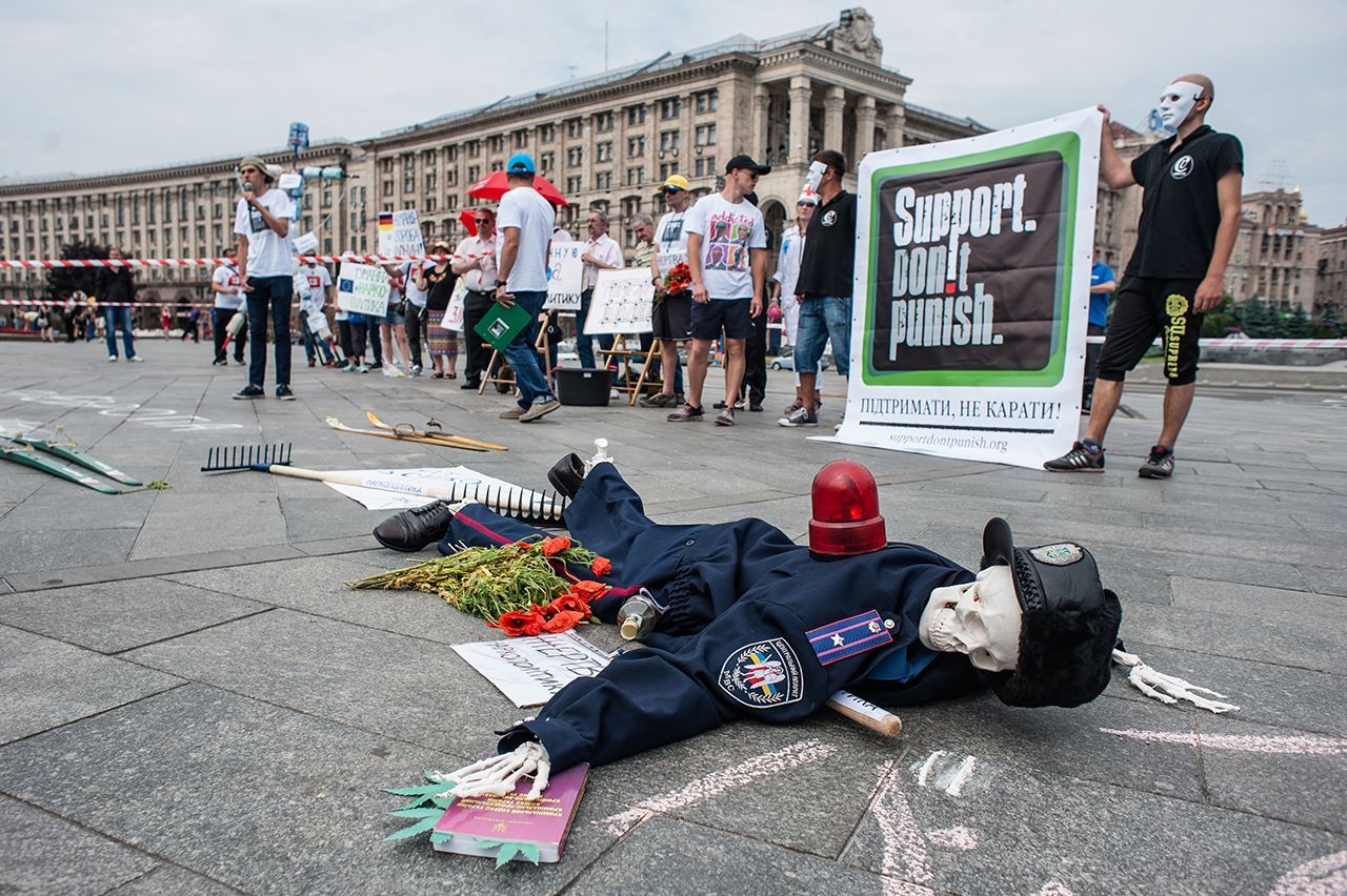 Не карати, а лікувати: як активісти у Києві вимагали змін до законів про наркополітику