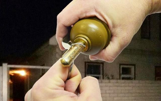Боевик "ДНР" принес домой гранату и подорвался на ней, – разведка
