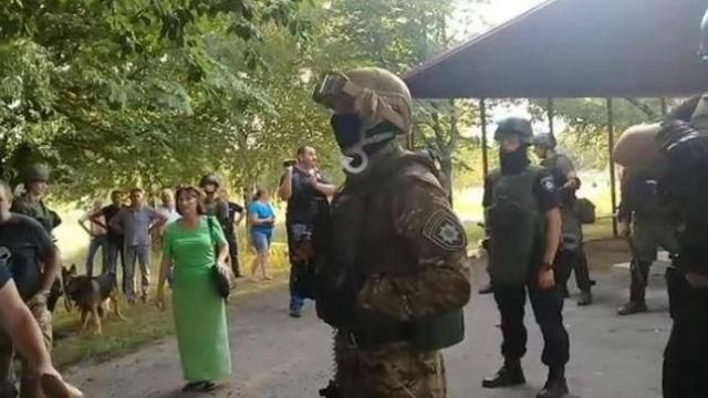 Рейдерське захоплення: поліція побила та затримала ветеранів АТО