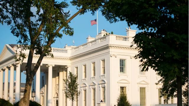 Госдеп советует американцам в Украине избегать больших толп