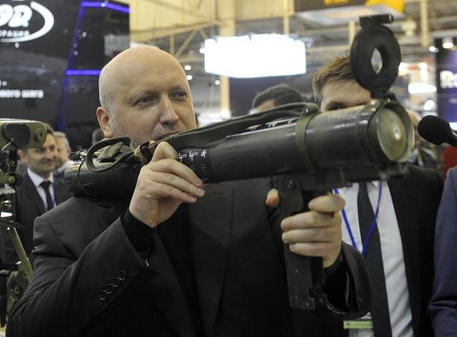 Росіяни бояться військового нападу України більше, аніж від НАТО та ІД Росіяни бояться військового нападу України більше, аніж від НАТО та ІД