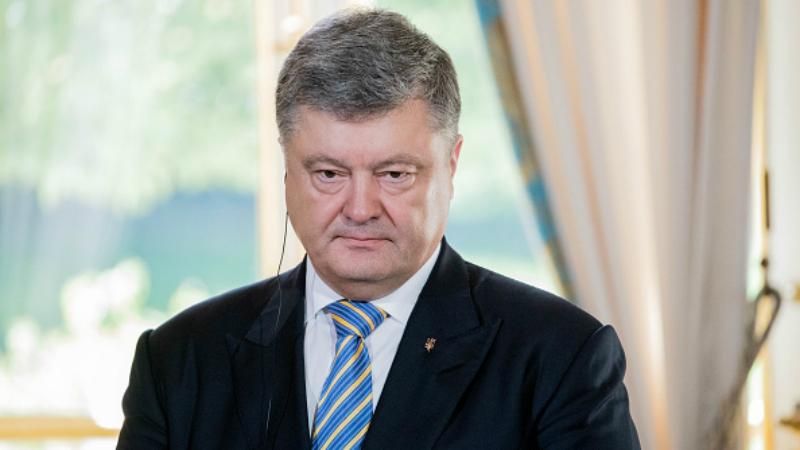 Журналіст вказав, як Порошенко познущався над Конституцією 