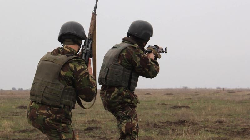 Розвідка про "громадян "ЛДНР" на кордоні та ухиляння військових РФ від служби на Донбасі