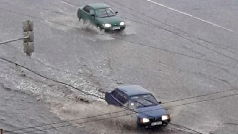 Сильний ураган та злива вирували на Луганщині: з'явилось фото