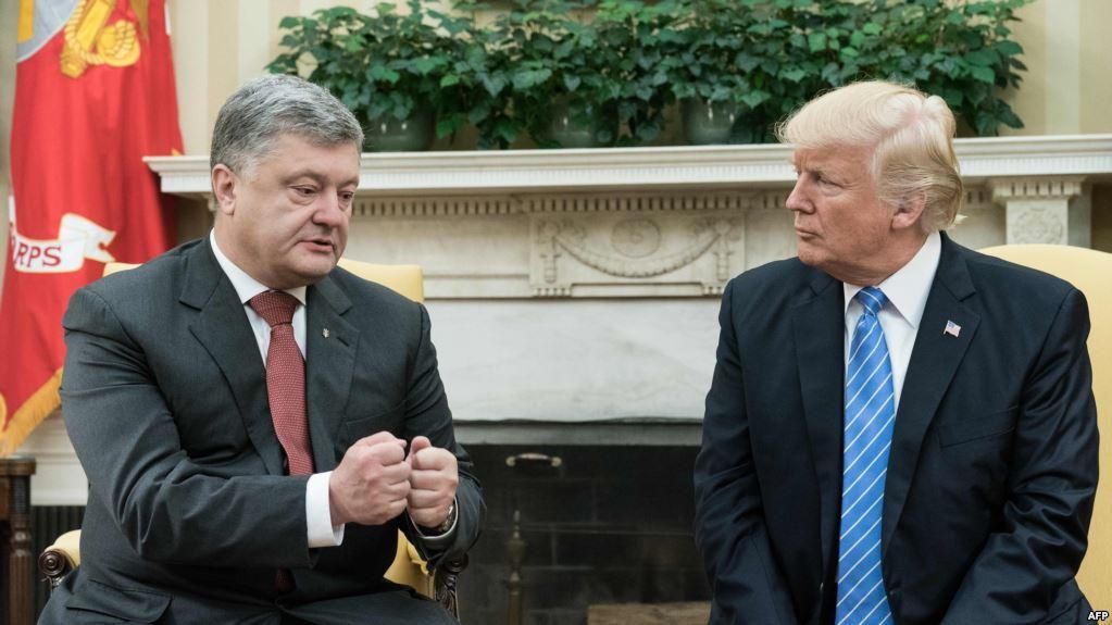 Порошенко з Трампом не уповноважені укладати угоди про поставки вугілля, – експерт
Порошенко з Трампом не уповноважені укладати угоди про поставки вугілля, – експерт