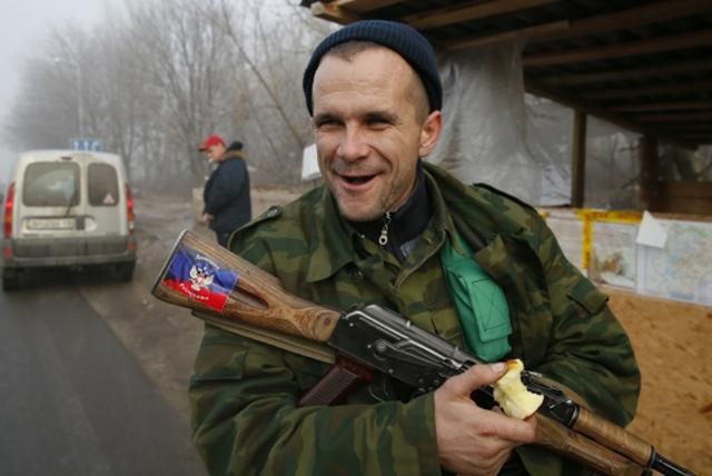 Бойовики "ДНР" створили схему вимагання грошей з людей, що виїжджають з окупованих територій