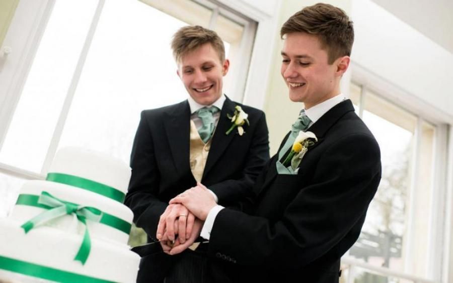 Парламент Германии одобрил однополые браки Парламент Германии одобрил однополые браки