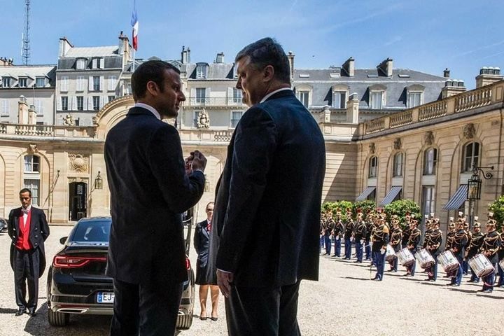 Макрон "вишукано" познущався над Путіним, – ЗМІ Макрон "вишукано" познущався над Путіним, – ЗМІ