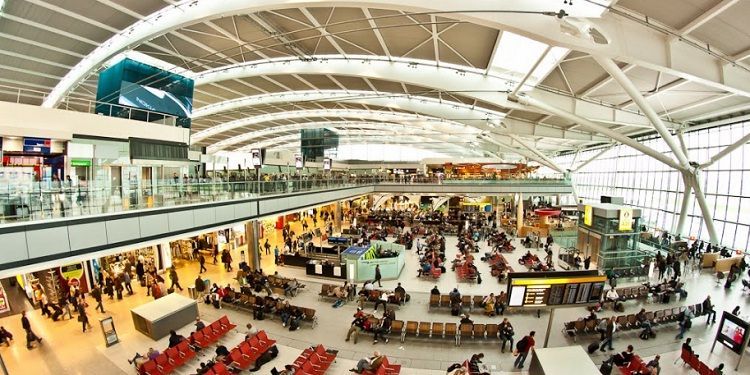 Поліція затримала в аеропорту Лондона дівчину за підозрою у підготовці теракту