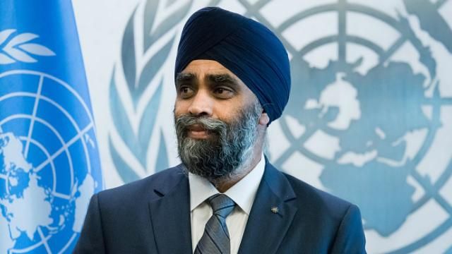 Міністр оборони Канади "заговорив" українською на полях НАТО Міністр оборони Канади "заговорив" українською на полях НАТО