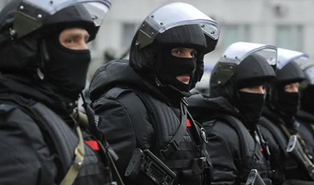 Российские силовики ворвались в крымскотатарский детский центр на аннексированном полуострове