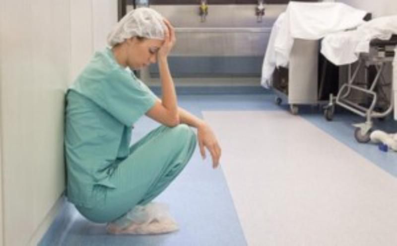 Женщина с нерожденной двойней умерла из-за равнодушия закарпатских врачей