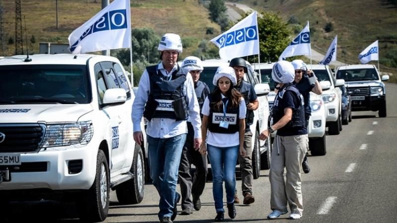 Бойовики "ДНР" вимагають гроші зі спостерігачів ОБСЄ "за захист"
