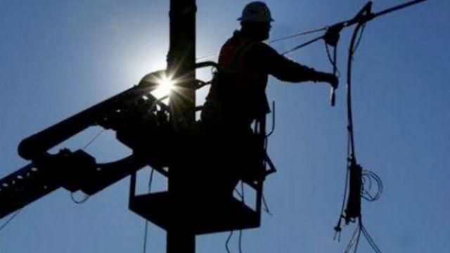 Непогода в Украине: без электричества остаются тысячи украинцев Непогода в Украине: без электричества остаются тысячи украинцев