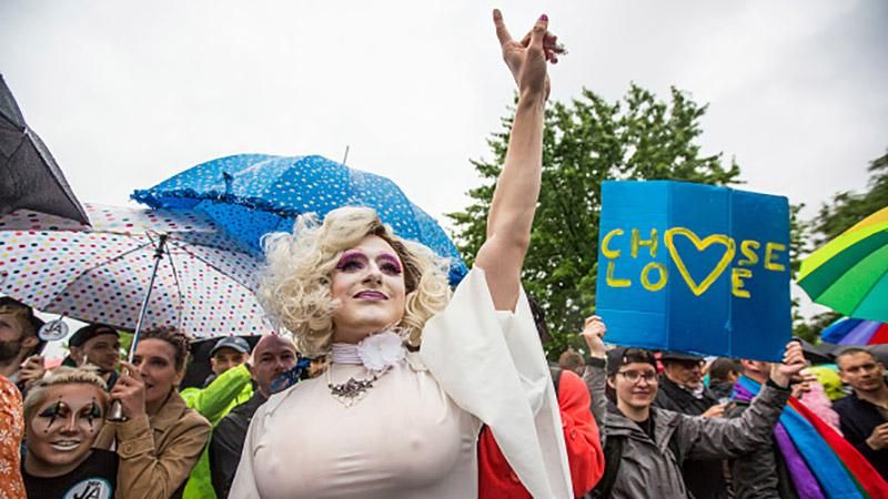 Як у столиці Німеччини відсвяткували легалізацію гей-шлюбів: яскраві фото