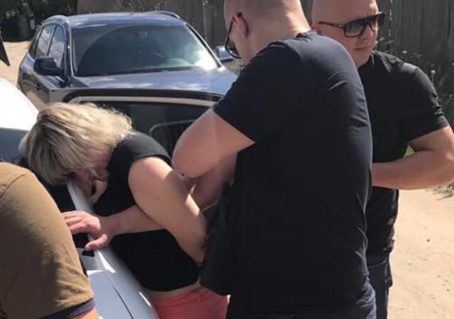 В Києві арештовано жінку-поліцейського за організацію викрадення людини