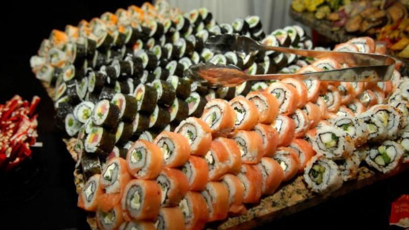 Неякісні суші у Києві: кількість отруєних продовжує зростати Неякісні суші у Києві: кількість отруєних продовжує зростати