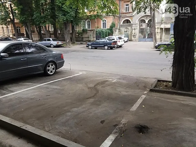 Автомобіль екс-депутата підірвали на стоянці Автомобіль екс-депутата підірвали на стоянці