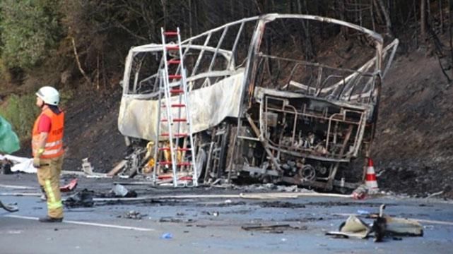 Відомо про жертв моторошної аварії у Німеччині: люди могли згоріти заживо
