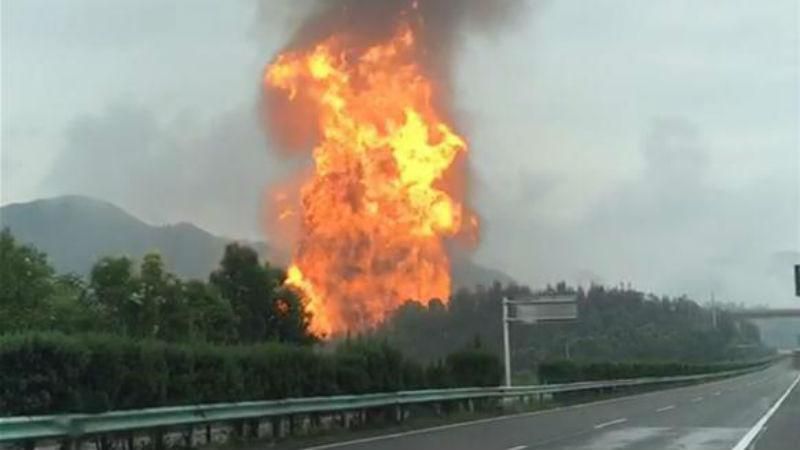 Мощный взрыв газопровода произошел в Китае: появилось видео