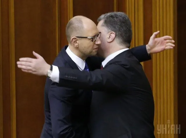 День поцілунків: Яценюк і Порошенко