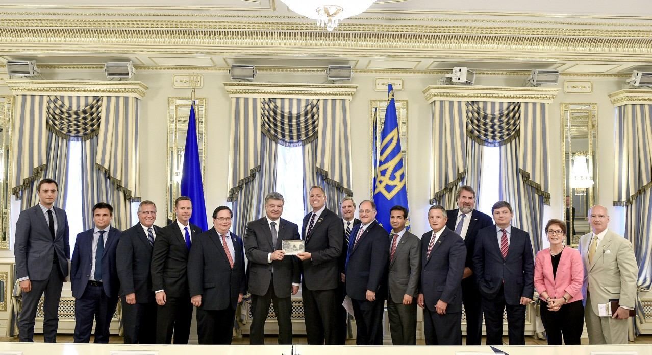 Порошенко обсудил с делегацией Конгресса США вопрос обороны Порошенко обсудил с делегацией Конгресса США вопрос обороны