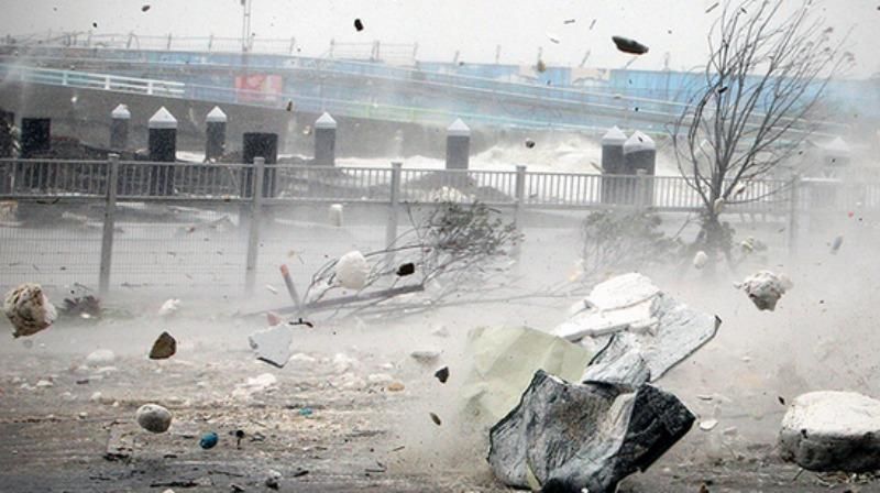 В Японії вирує потужний тайфун: з'явилось відео В Японії вирує потужний тайфун: з'явилось відео