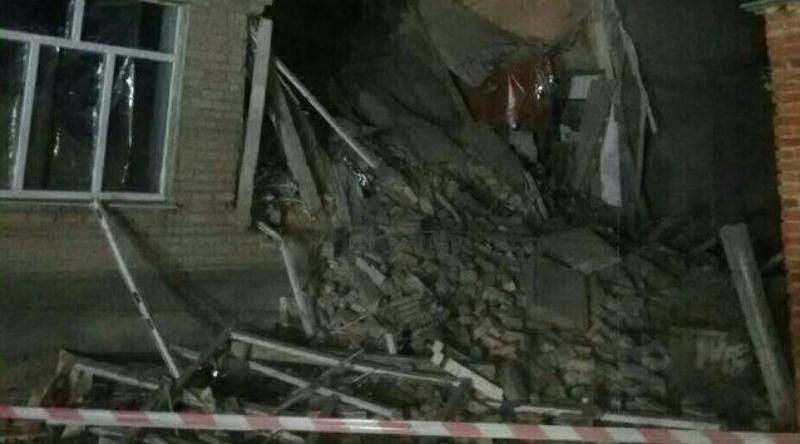 З'явились моторошні фото обвалу школи на Миколаївщині З'явились моторошні фото обвалу школи на Миколаївщині