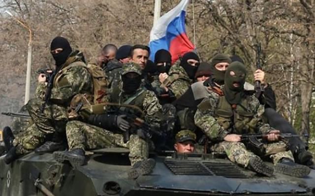 Російські військові на Донбасі обурені тим, що командири змушують їх приховувати громадянство